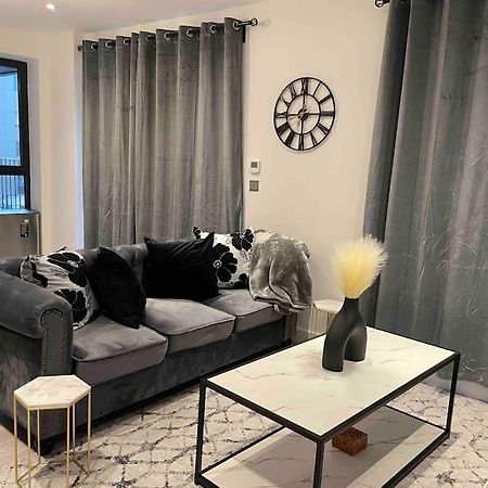 Stylish And Cosy 2 Bedroom Flat In Croydon Dış mekan fotoğraf