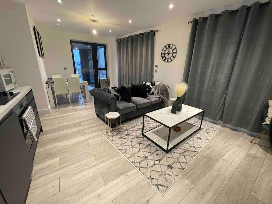 Stylish And Cosy 2 Bedroom Flat In Croydon Dış mekan fotoğraf
