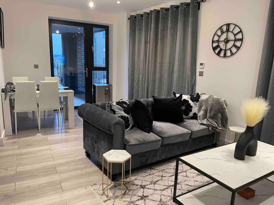 Stylish And Cosy 2 Bedroom Flat In Croydon Dış mekan fotoğraf