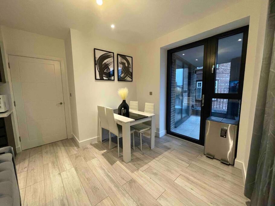 Stylish And Cosy 2 Bedroom Flat In Croydon Dış mekan fotoğraf
