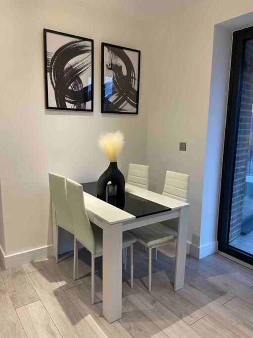 Stylish And Cosy 2 Bedroom Flat In Croydon Dış mekan fotoğraf