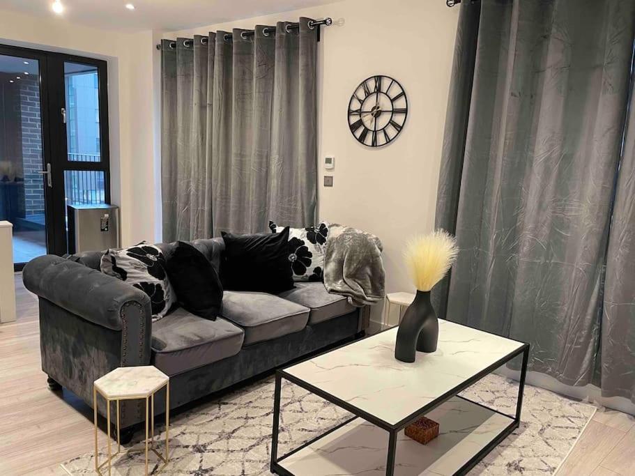 Stylish And Cosy 2 Bedroom Flat In Croydon Dış mekan fotoğraf